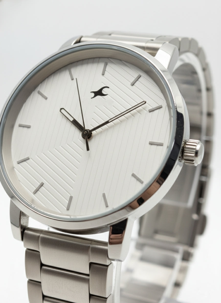 Fastrack Bold Analog Watch - Time to Stand Out.